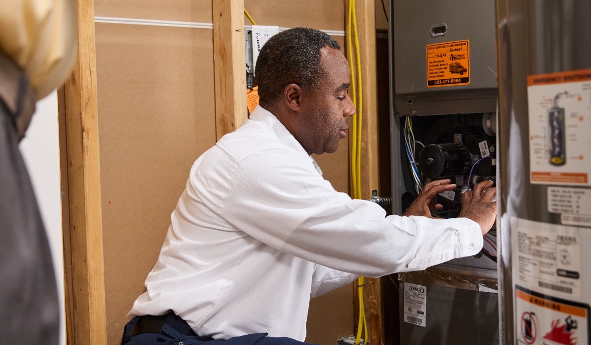 Applewood tech working on a furnace installation